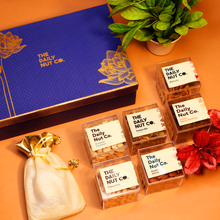 Load image into Gallery viewer, Munchy Heaven Raksha Bandhan Hamper | Luxury Dryfruit Hamper | Rakhi Treats
