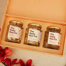 Load image into Gallery viewer, Spiced Medley - Luxury dry fruit hampers
