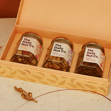 Load image into Gallery viewer, Spiced Medley - Luxury dry fruit hampers