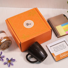 Load image into Gallery viewer, Premium goodies Doctor’s Box | Doctor’s Day Hampers
