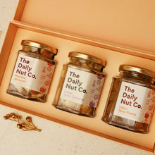 Load image into Gallery viewer, Spiced Medley - Luxury dry fruit hampers
