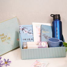 Load image into Gallery viewer, Signature Gifting Hamper | Premium Corporate Hampers
