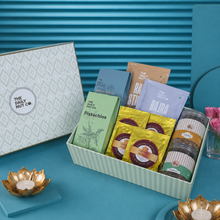 Load image into Gallery viewer, Royal Nutri Snack Box | Gourmet Hampers
